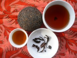 Знаменитий китайський чай пуер має воістину унікальні якості, які роблять його вживання надзвичайно корисним
