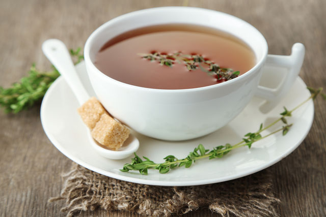 Чебрець, або чебрець, - надзвичайно корисна і запашна добавка в чай, що надає йому неповторні нотки